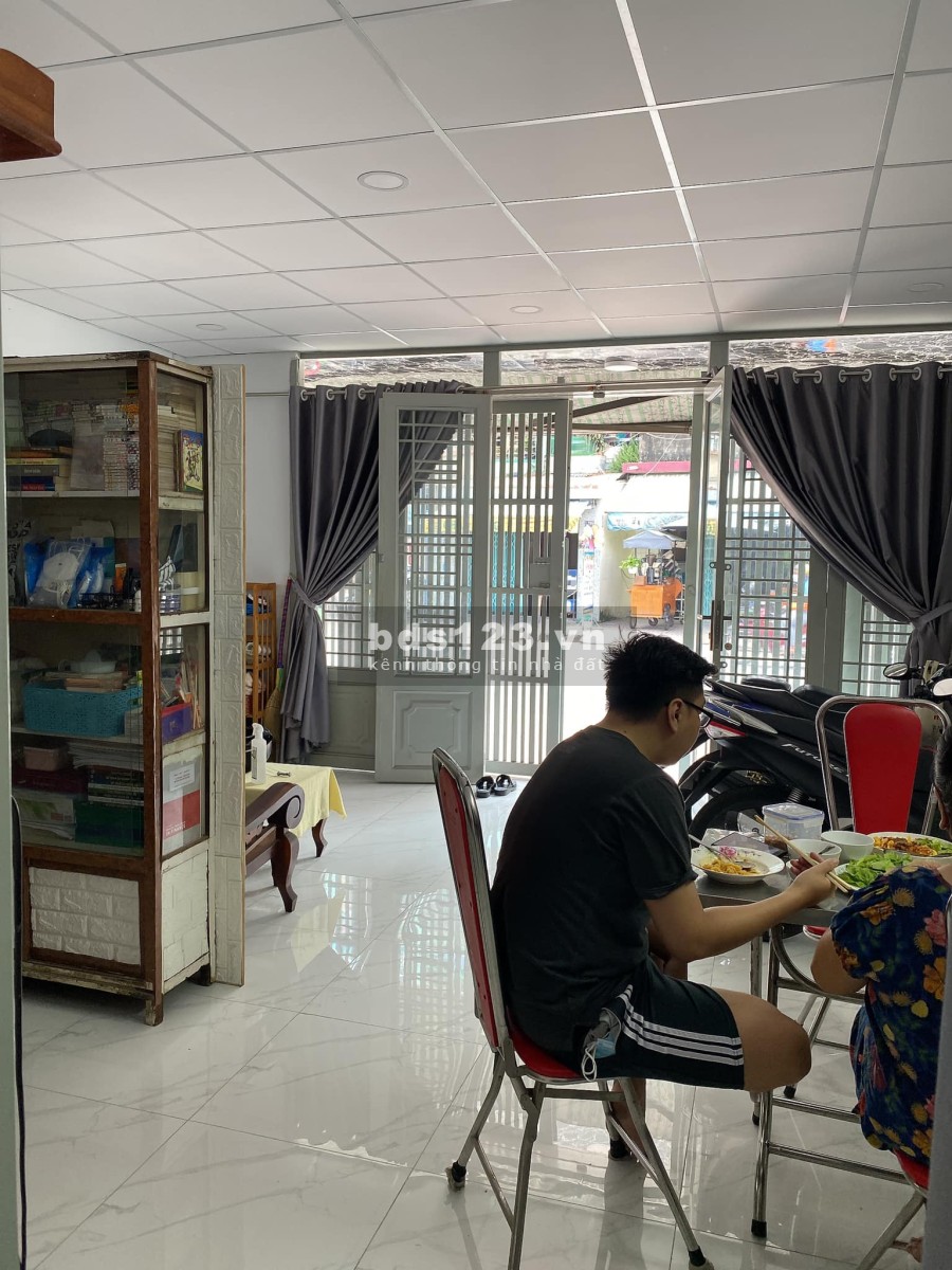 Bán nhà hẻm 6m siêu phẩm Tân Phú, dt 68m2 sổ vuông đẹp giá bán chỉ 5.2 tỷ LH 0896721788