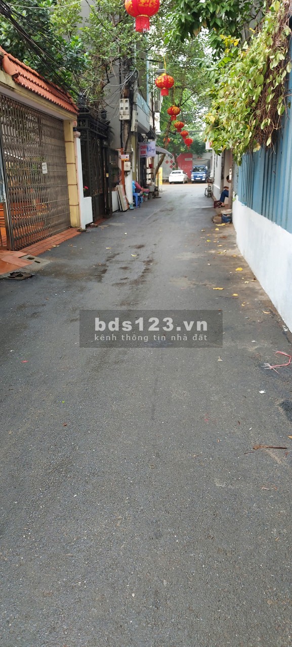 Nhà nguyên căn ngõ 175 Lạc Long Quân lô góc nhà rộng giá rẻ, giá 4.7 tỷ, thương lượng
