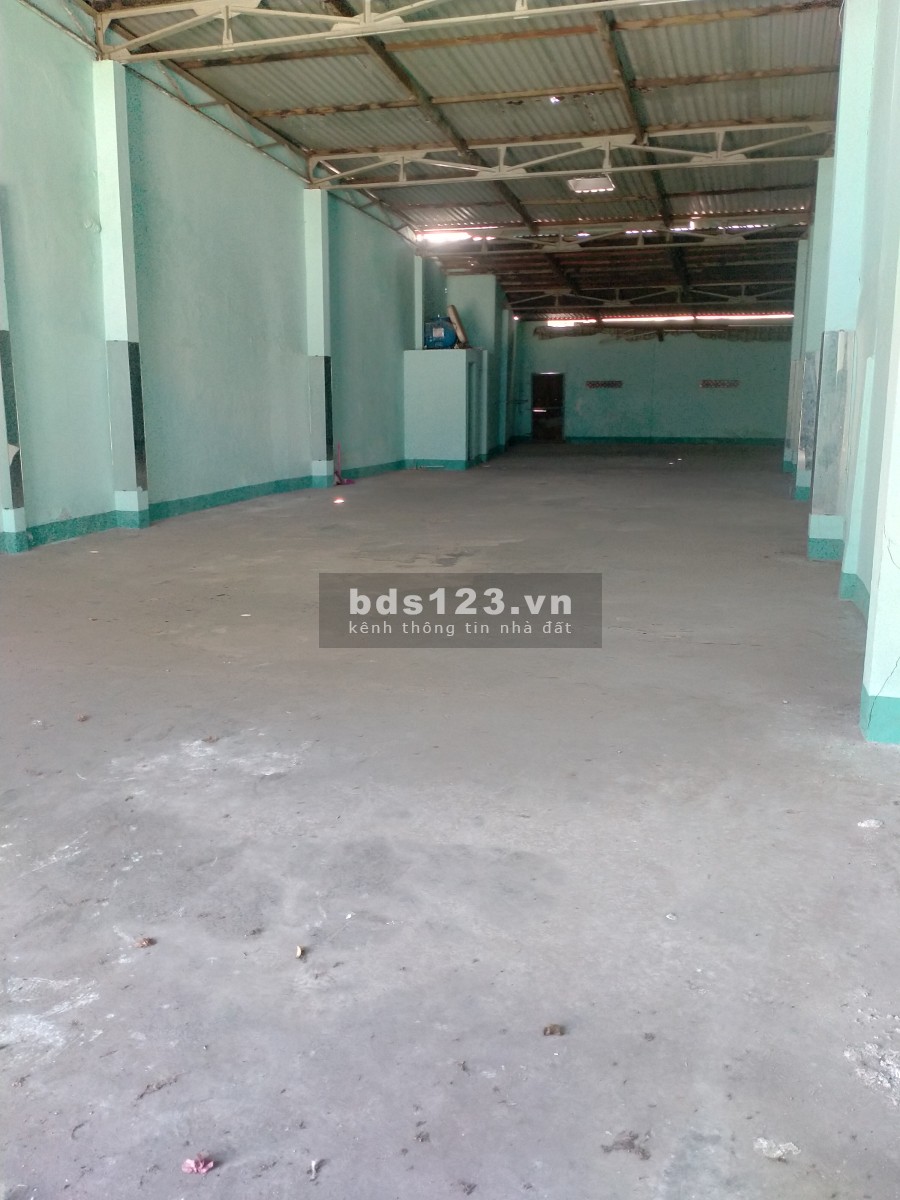 Đất có sẵn nhà tiền chế full thổ cư giá bán 7 tỷ, thương lượng, làm việc chính chủ