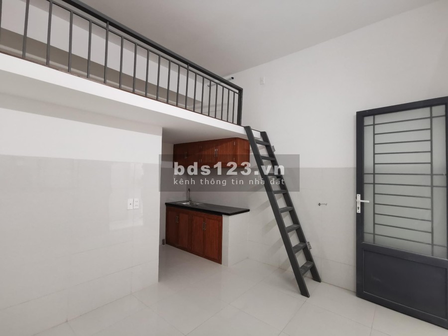 Cho thuê phòng đẹp diện tích 30m2 có gác lững ngay sân bay Giá rẻ Quận Tân Bình