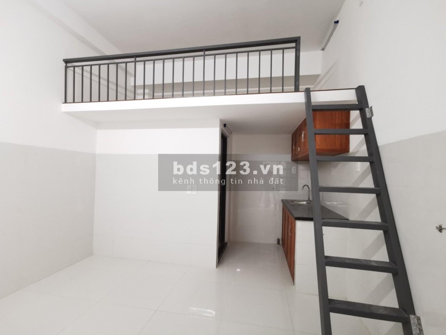 Cho thuê phòng đẹp diện tích 30m2 có gác lững ngay sân bay Giá rẻ Quận Tân Bình