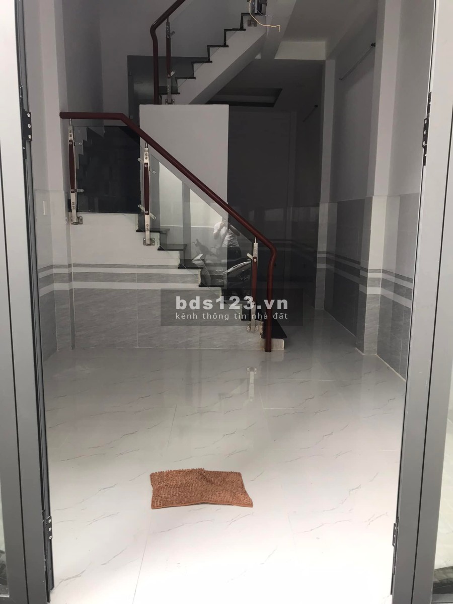 Bán nhà đường Bình Đông Quận 8 hẻm ba gác thông cách hẻm xe hơi 10m, giá bán chỉ 3.3 tỷ