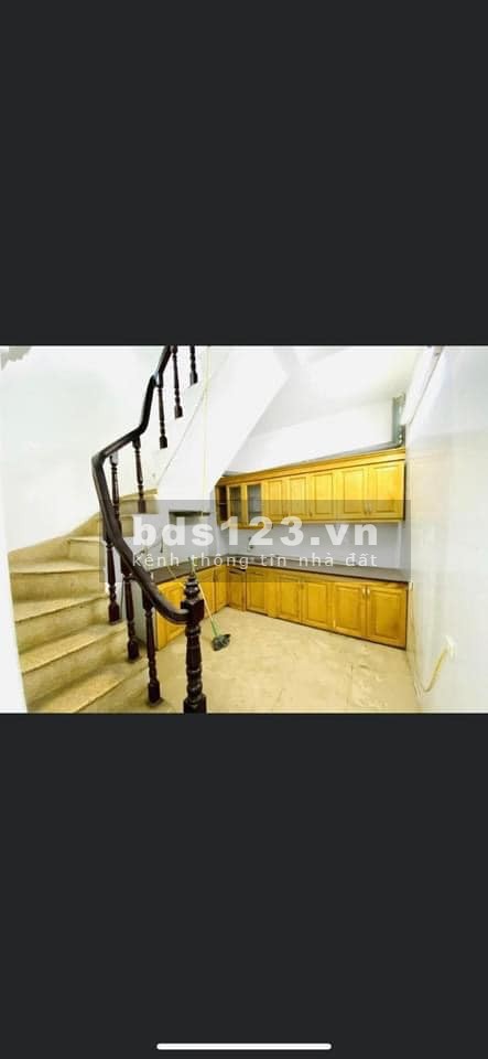 Bán nhà phân lô phố Tân Mai 40mx4T , ô tô phi thẳng vào nhà chỉ 5 tỷ!!!