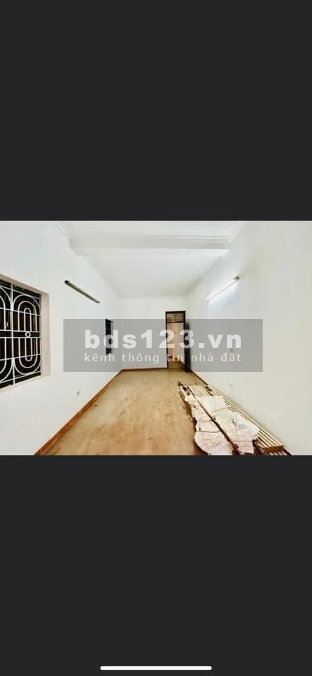 Bán nhà phân lô phố Tân Mai 40mx4T , ô tô phi thẳng vào nhà chỉ 5 tỷ!!!