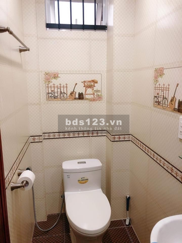 Nhà 1 triệt 2 lầu ( sổ chính chủ ) sổ đỏ bàn giao ngay, bao sang tên công chứng, khu dân cư