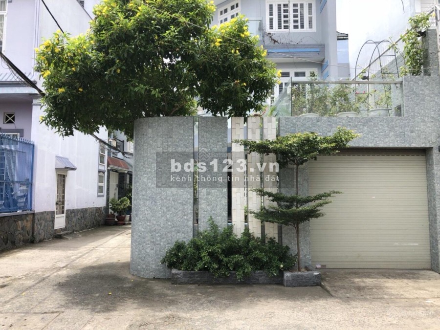 Bán đất có nhà 2 mặt tiền 10,5 x 18m, tặng nhà lầu 3 tầng, đường Số 8, phường 11, Gò Vấp