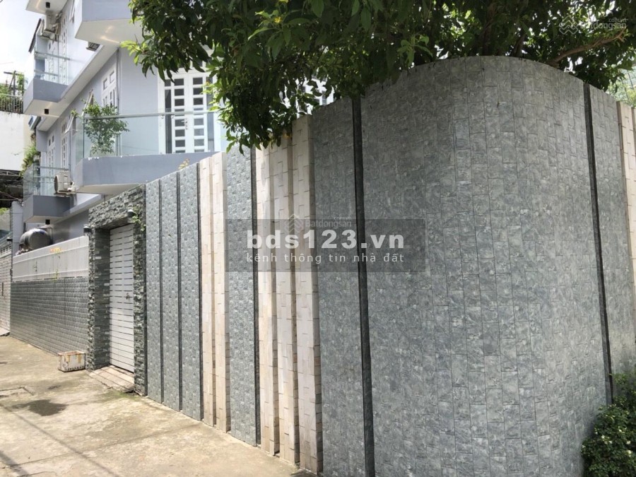 Bán đất có nhà 2 mặt tiền 10,5 x 18m, tặng nhà lầu 3 tầng, đường Số 8, phường 11, Gò Vấp