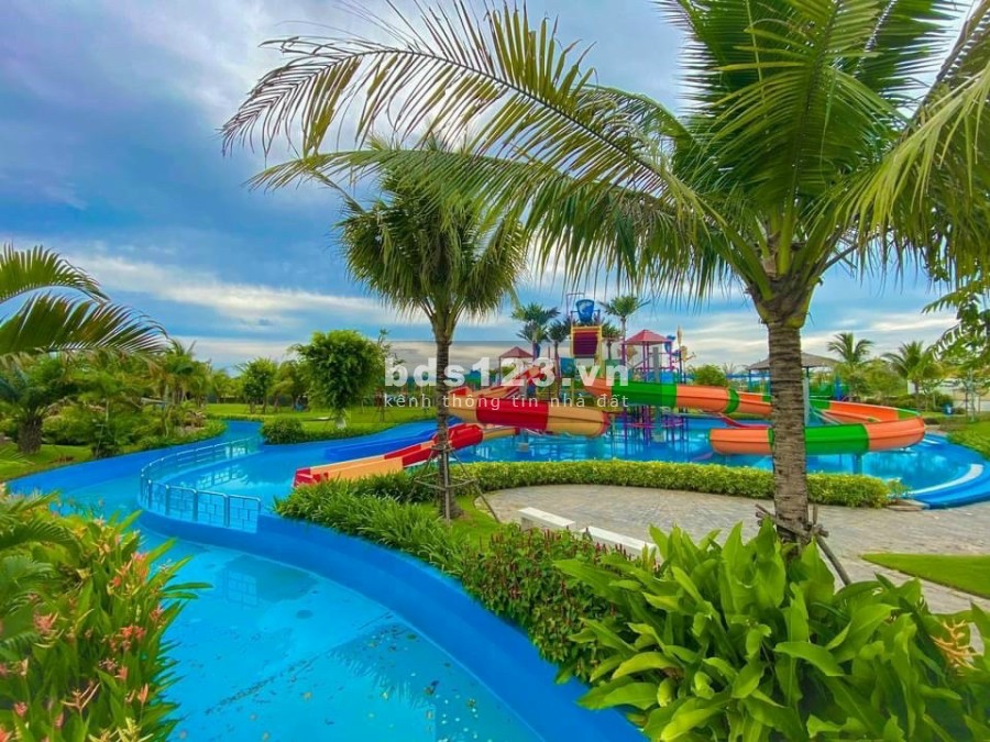 Nhà biệt thự sân golf chỉ cần trả trước 700tr . Ngân hàng cho vay 24 tháng không lãi suất.