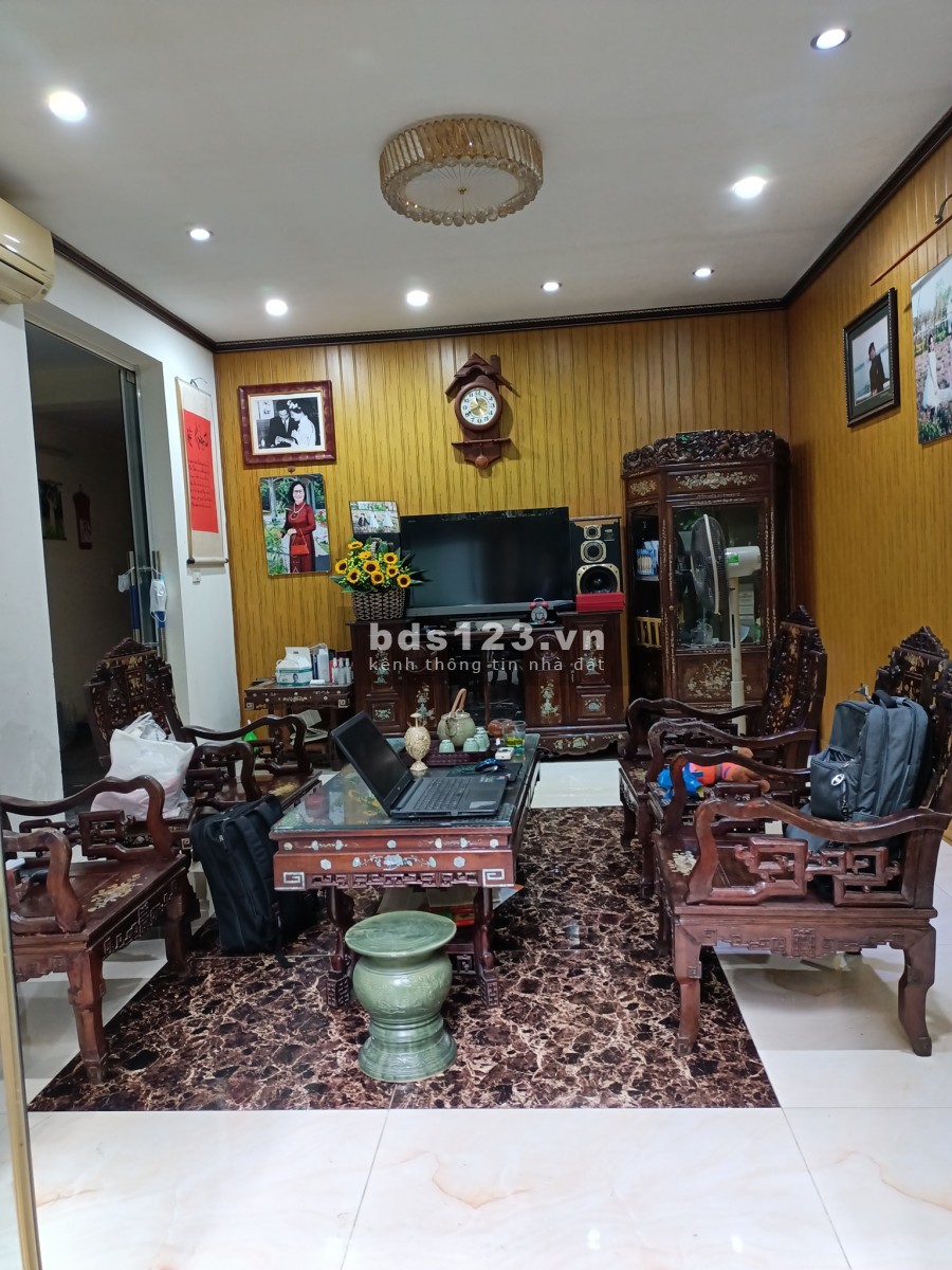 Cần bán gấp NHÀ SIÊU RỘNG phố Kim Ngưu. 80m2, 4 Tầng, MT 6,4m. Giá 5,4 TỶ.