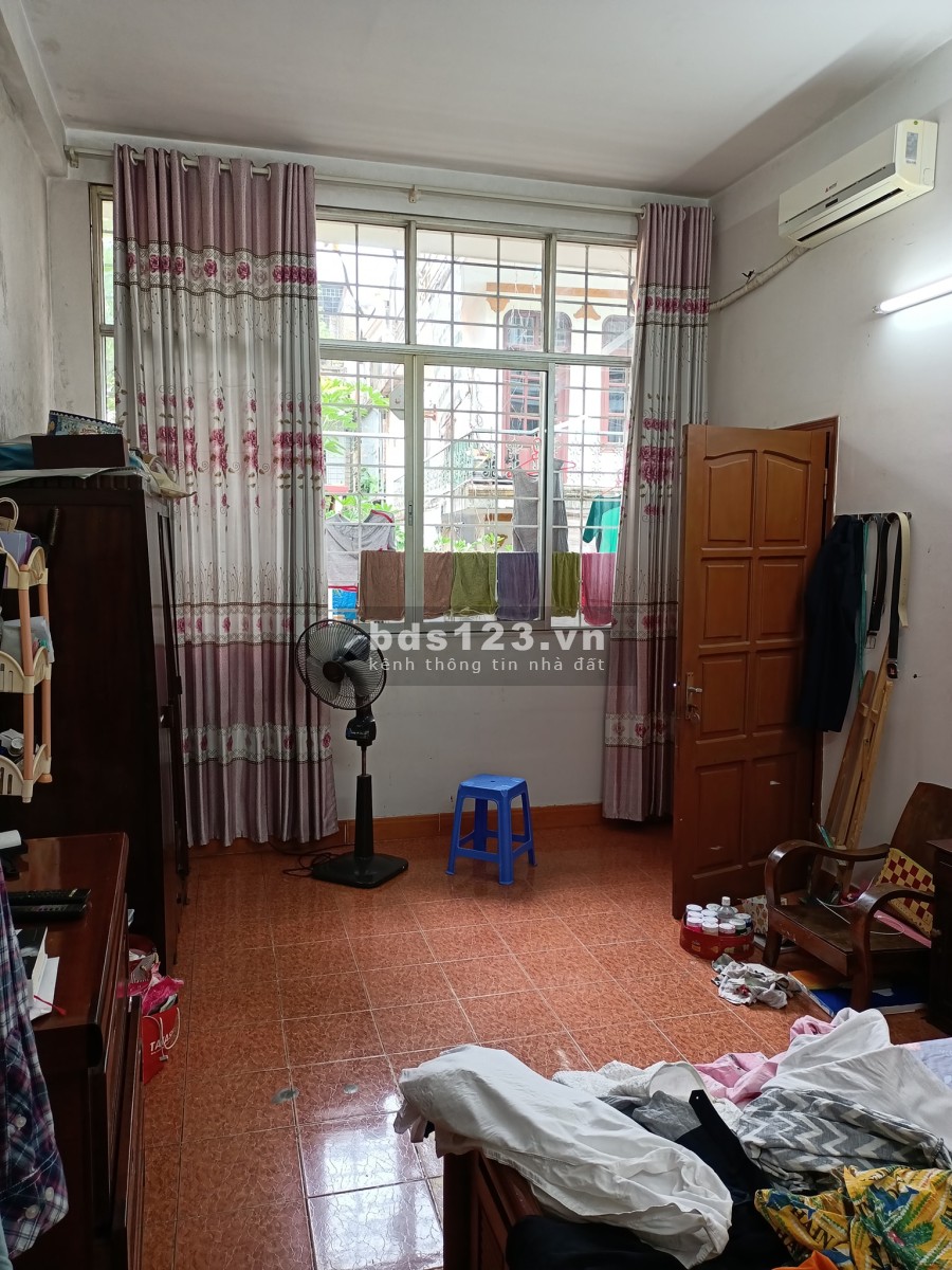 Cần bán gấp NHÀ SIÊU RỘNG phố Kim Ngưu. 80m2, 4 Tầng, MT 6,4m. Giá 5,4 TỶ.