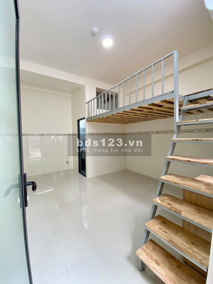 Phòng trọ có gác cao, có máy lạnh tự do nấu ăn tại Tân Bình