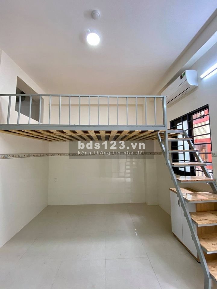 Phòng trọ có gác cao, có máy lạnh tự do nấu ăn tại Tân Bình