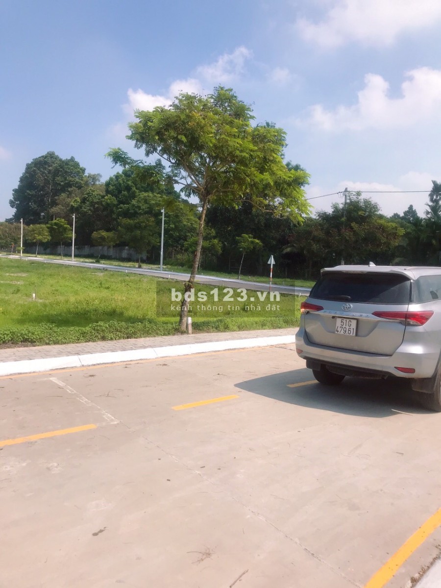Kẹt Tiền Xây Nhà Bán Lô Đất Mặt Tiền giá bán chi 1.3 tỷ, bàn giao sổ sẵn từng nền
