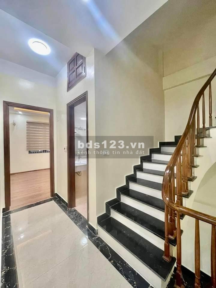 Trung tâm Quận Đống Đa, 3 bước ra mặt phố lô góc 3 mặt thoáng, giá chỉ 7.3 tỷ lh 0921324888