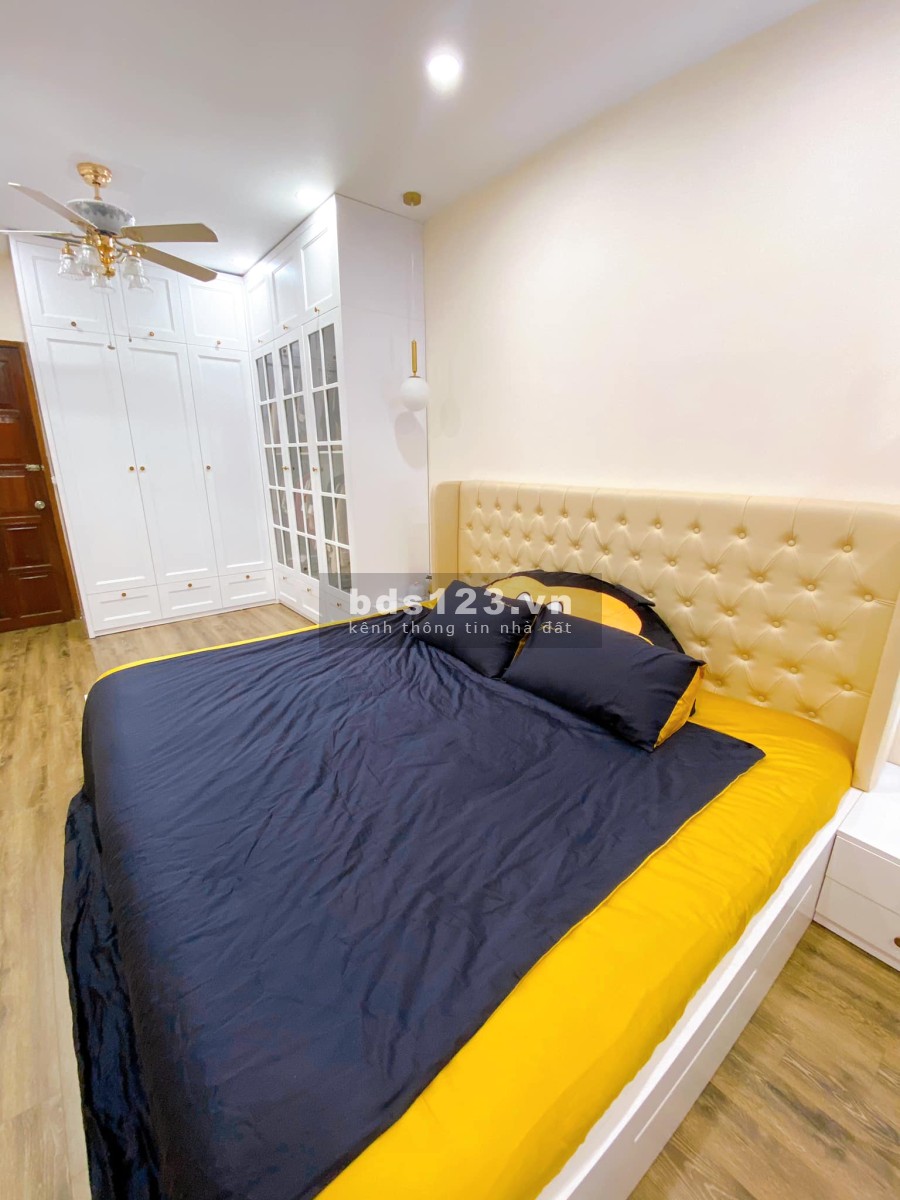 Bán nhà mặt phố kinh doanh, liên hệ 0984136598 lô góc có vỉa hè, sổ đẹp bàn giao đầy đủ giấy tờ