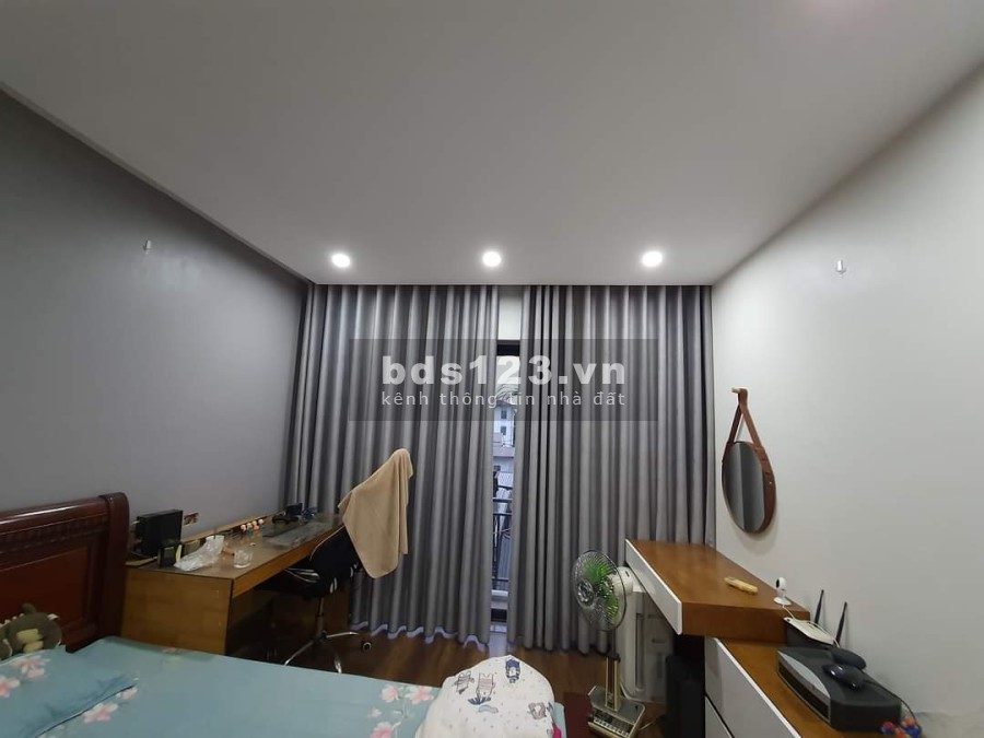 Bán nhà nguyên căn đường Tạ Quang Bửu, kinh doanh, diện tích 35m2, giá bán chỉ 4 tỷ