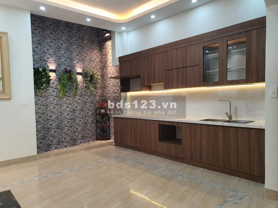 Bán nhà nguyên căn đường Tạ Quang Bửu, kinh doanh, diện tích 35m2, giá bán chỉ 4 tỷ