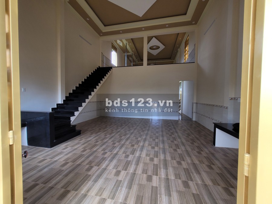 Nhà cần bán gấp, hợp Phong Thủy, view đẹp và sang trọng, giá bán 3.8 tỷ, chưa nội thất