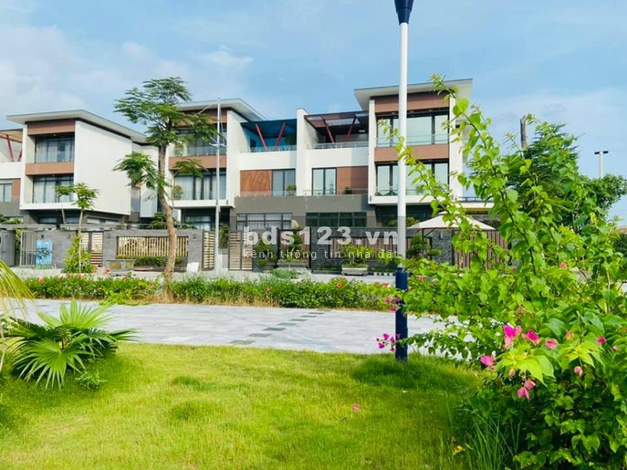 Suất ngoại giao đất biệt thự biển Phương Đông Vân Đồn lô góc 392m2, hướng Đông Nam, kênh điều hòa