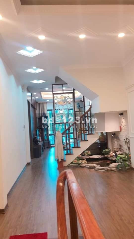 Bán nhà chính chủ Phố Hoàng Văn Thái Thanh Xuân dtsd 43m2 5 tầng MT 3.5m giá 6 tỉ 8