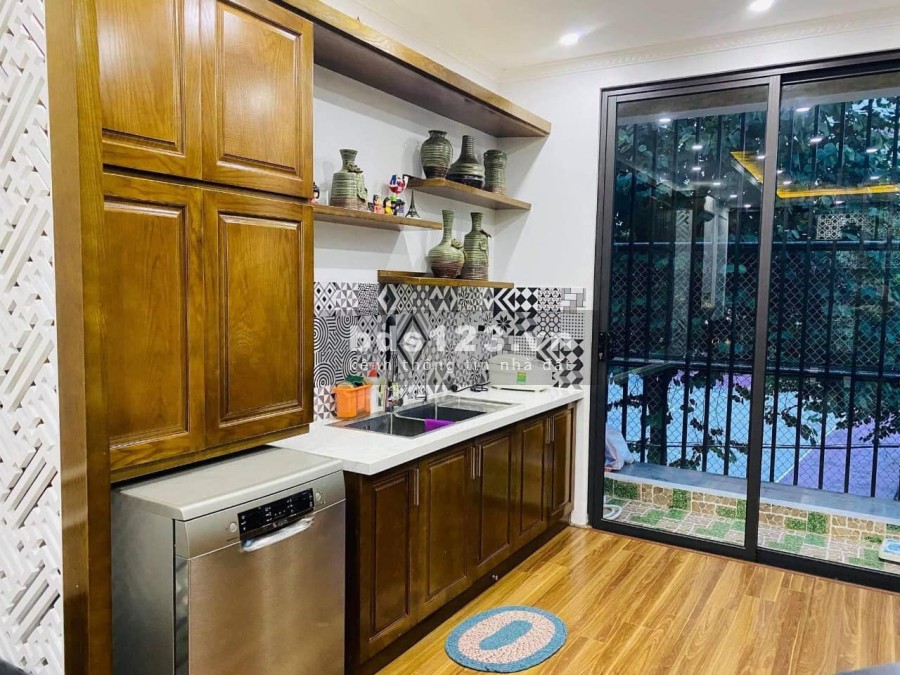 Bán nhà phân lô Vip ô tô vào nhà 2 mặt tiền đi bộ ra hồ Tây tặng nội thất, giá bán 10.8 tỷ
