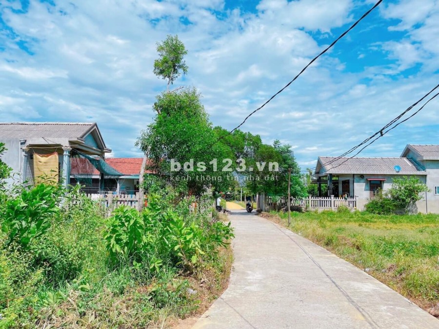 Chính chủ bán nhanh lô đất đẹp ngay trung tâm thị trấn Sịa chỉ 6xx tr/lô