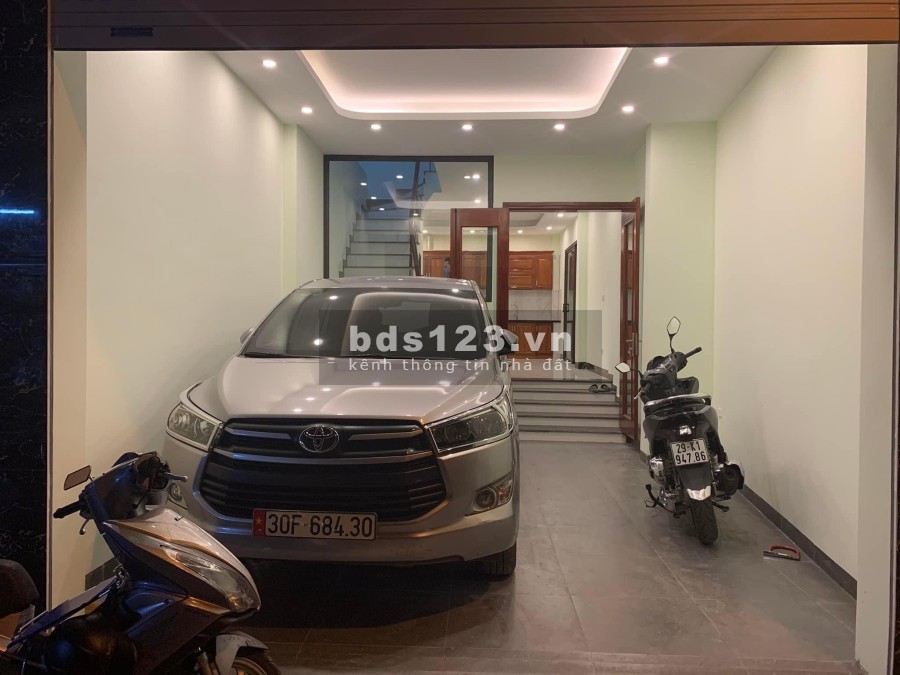 Cần bán nhà Ngọc Thuỵ, lô góc,7 chỗ vào tận nhà, nhà mới kính koong, 59m2 giá6 tỷ 6