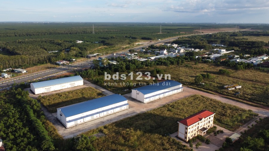 Bán đất ngay mặt tiền Quốc Lộ 13, sát bên trung tâm hành chính Bàu Bàng lh 0339347809