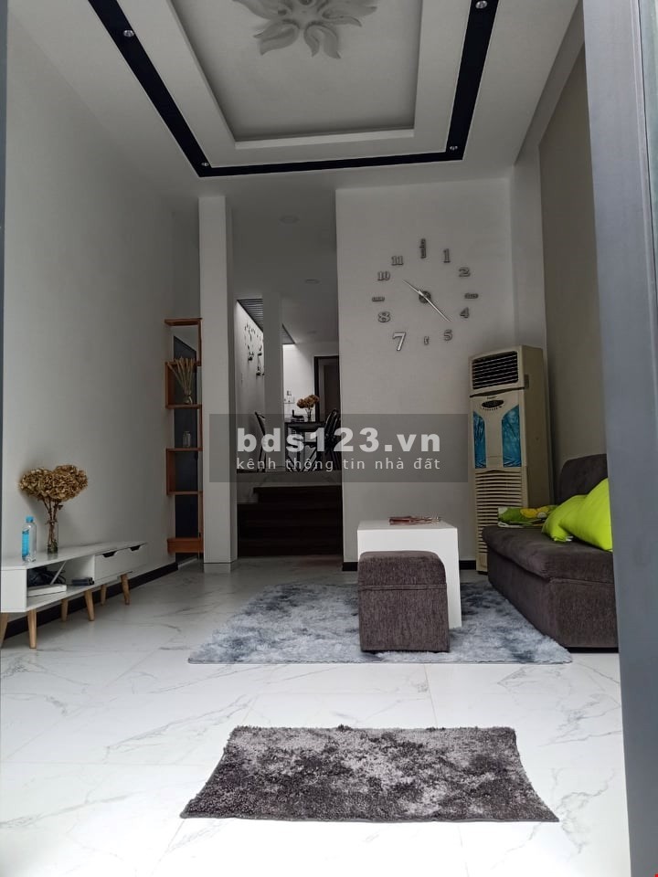 Bán nhà Ngô Gia tự, nhà đẹp hẻm an ninh thoáng mát, diện tích sử dụng 32m2, giá 5.3 tỷ