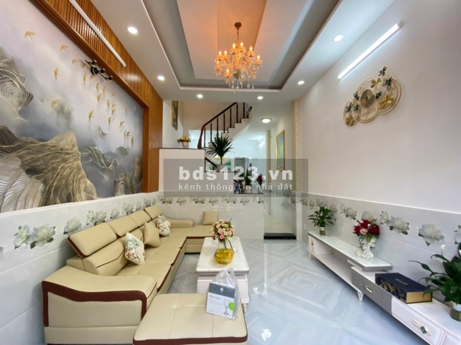 Bán nhà Sát MT đường rộng 30m ngay AEON Mall 64m2 mới đẹp chỉ 5.5 tỷ, lh 0896721788