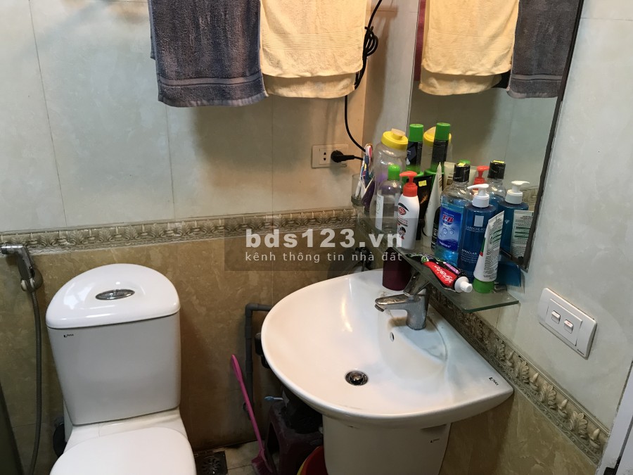 Bán nhà tập thể tầng 4, đã cải tạo đẹp như chung cư nay không có nhu cầu ở cần bán.