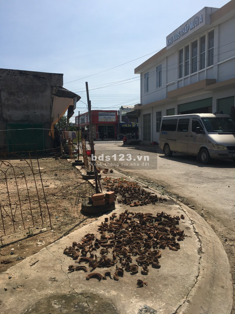 Cho thuê mặt bằng mặt tiền dt 15x15 thị trấn Vĩnh Hưng, Long An cổng 2 khu kiot Tháp Mười A
