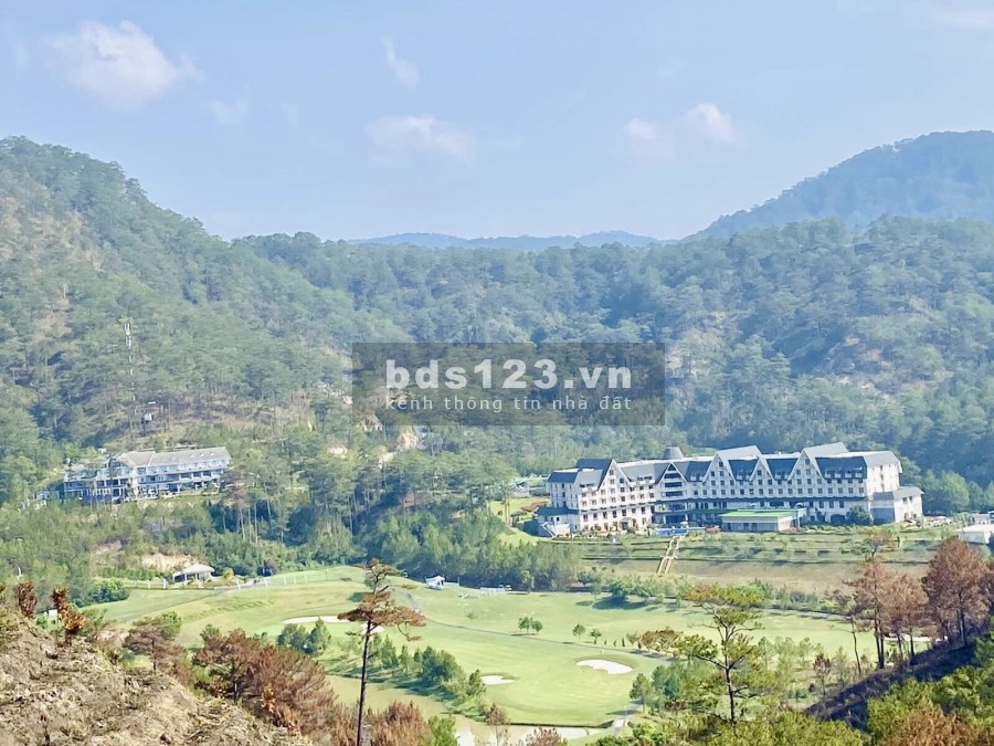 Bán đất đường Tuyền Lâm, gần đèo Prenn. Diện tích 250m2. Giá 4,5 tỷ. Tặng vàng 9999
