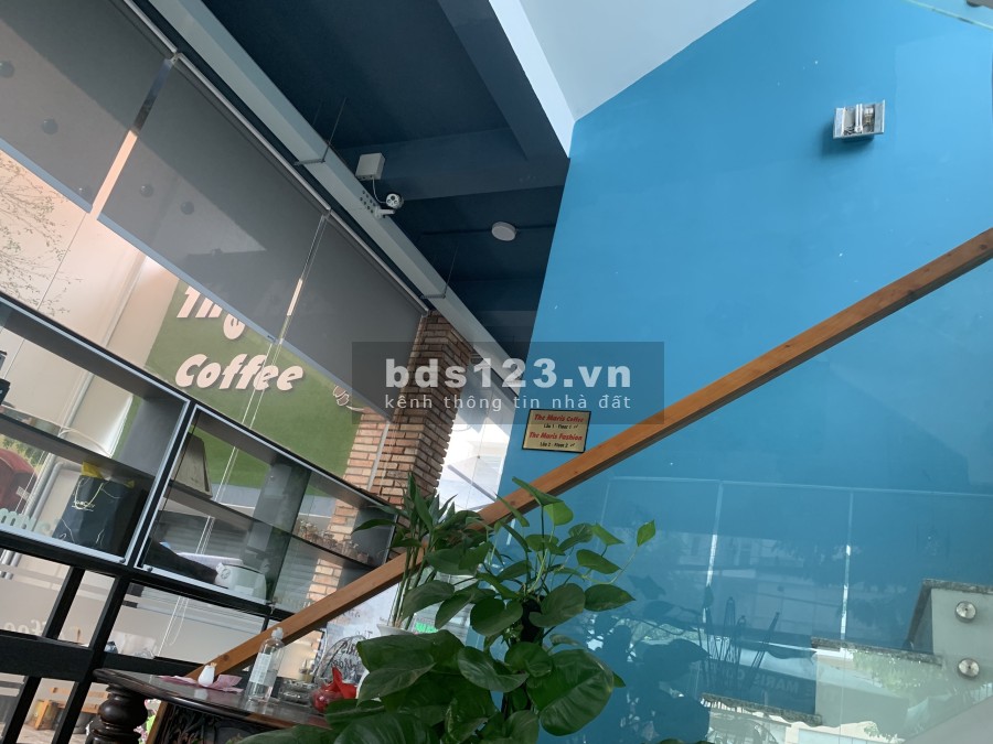 Cho thuê nhà cùng 2 lô đất liền kề khu dân cư Trung Sơn, xung quanh đầy đủ tiện ích