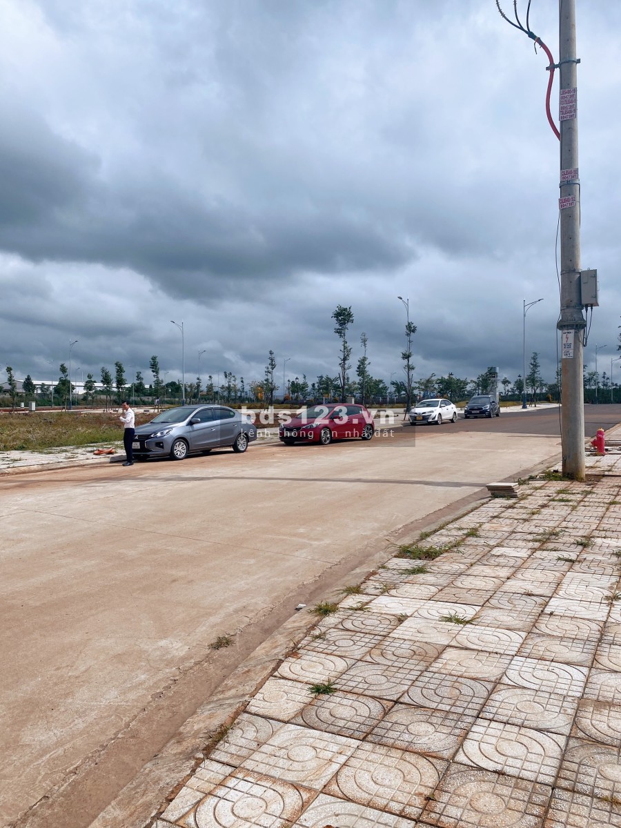 Đất ngay vị trí Mặt Tiền Hà Huy Tập, phường Tân An, giá bán 19 triệu/m2, sổ sẵn chính chủ