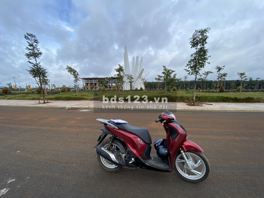 Đất ngay vị trí Mặt Tiền Hà Huy Tập, phường Tân An, giá bán 19 triệu/m2, sổ sẵn chính chủ