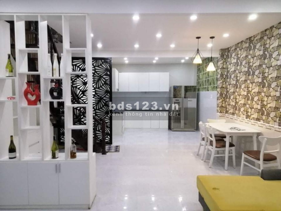 Kẹt covid bán gấp nhà đẹp Quận 7 diện tích sử dụng 5x10m giá bán 3.7 tỷ pháp lý chuẩn