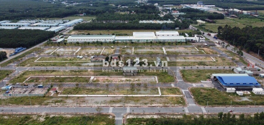Bán đất quốc lộ 13 diện tích sử dụng 100m2, thổ cư 100%, xây tự do, sổ hồng riêng từng nền