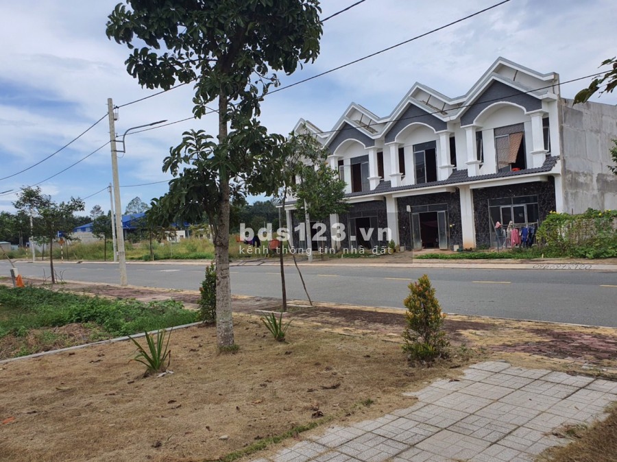 Bán đất quốc lộ 13 diện tích sử dụng 100m2, thổ cư 100%, xây tự do, sổ hồng riêng từng nền