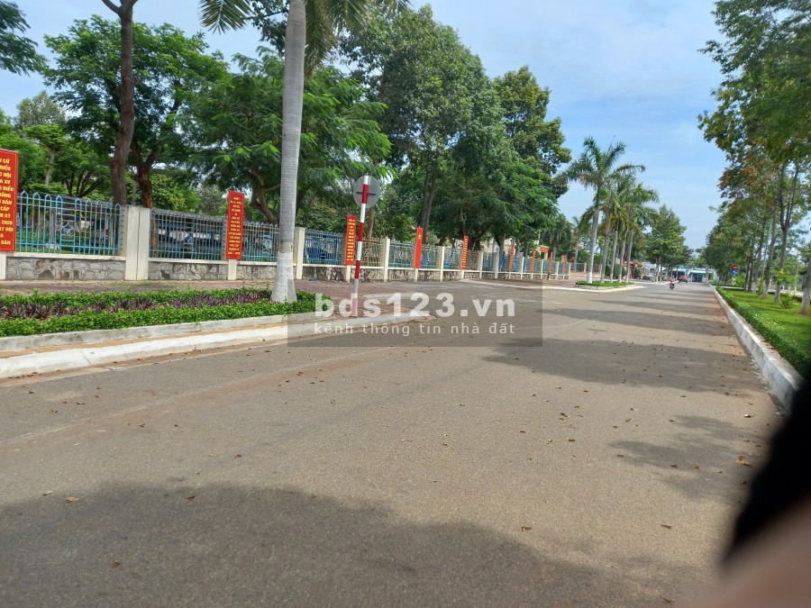 Hàng ngộp cần tiền bán gấp trong ngày có sổ sẵn, bàn giao ngay, giá tốt đầu tư sinh lời