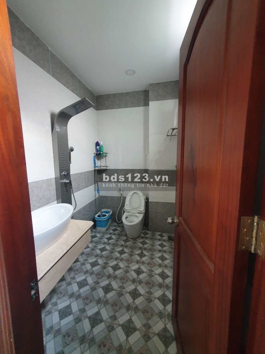 Bán nhà cổng khu công nghiệp Tân Đông Hiệp B kinh doanh đa ngành nghề giá đầu tư sinh lời