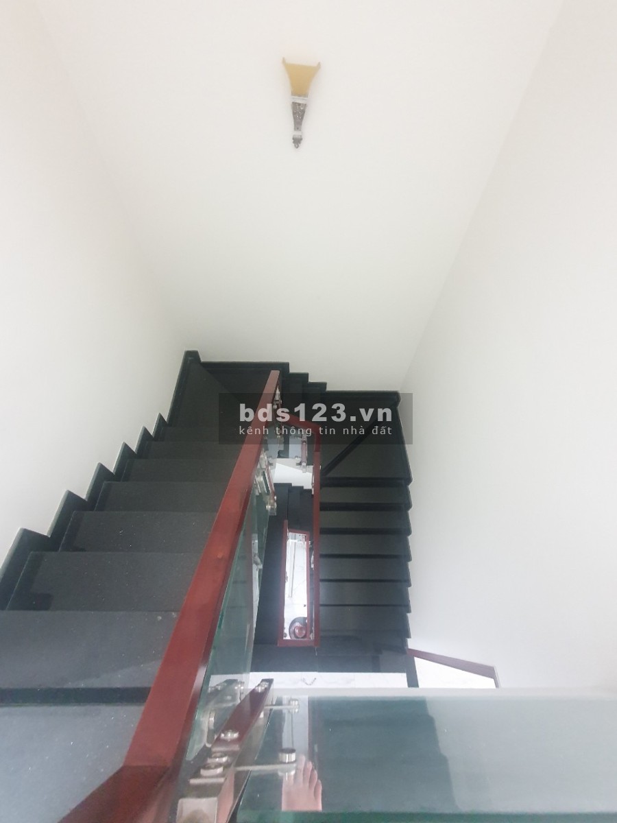 Bán nhà cổng khu công nghiệp Tân Đông Hiệp B kinh doanh đa ngành nghề giá đầu tư sinh lời