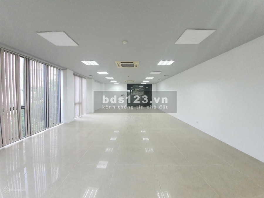 Cho thuê Vp view đẹp 35m2, 80m2 tại toà nhà LakeSide Tower - 71 Chùa Láng, Đống Đa, Hà Nội. T12/2023