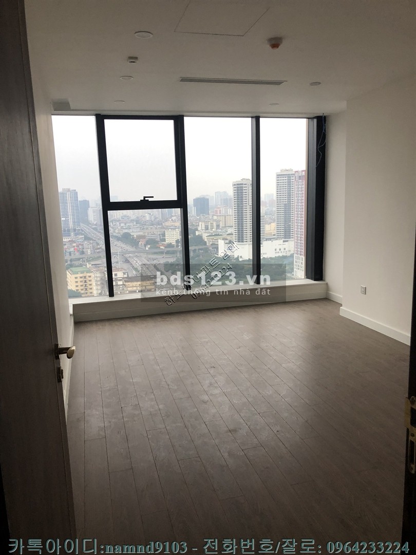 Cho thuê căn 4N nội thất cơ bản chung cư Sunshine Center tầng cao view thoáng, giá tốt