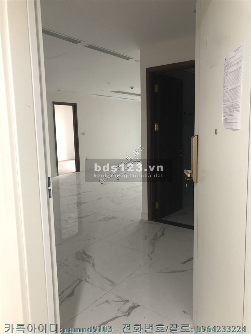 Cho thuê căn 4N nội thất cơ bản chung cư Sunshine Center tầng cao view thoáng, giá tốt
