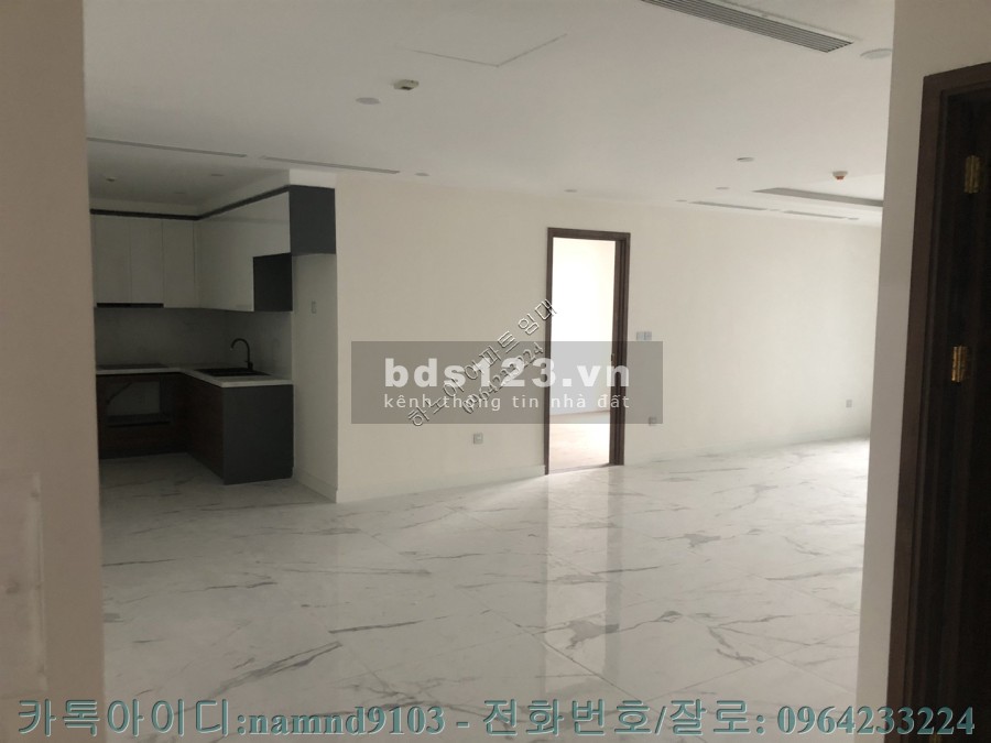 Cho thuê căn 4N nội thất cơ bản chung cư Sunshine Center tầng cao view thoáng, giá tốt