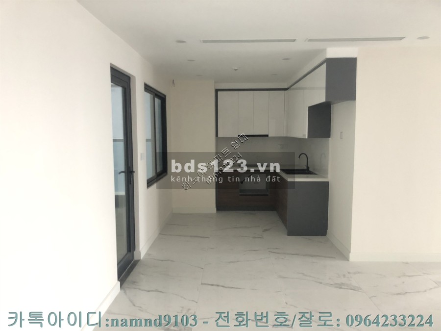 Cho thuê căn 4N nội thất cơ bản chung cư Sunshine Center tầng cao view thoáng, giá tốt