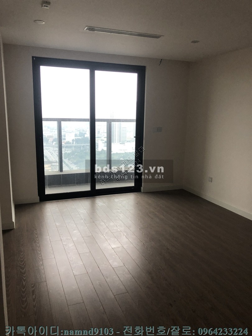 Cho thuê căn 4N nội thất cơ bản chung cư Sunshine Center tầng cao view thoáng, giá tốt