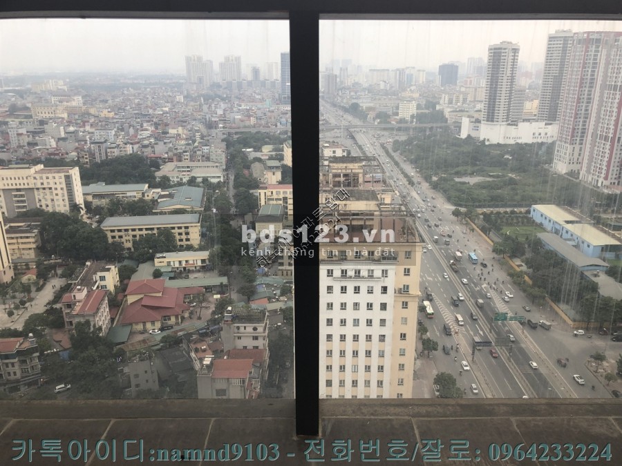 Cho thuê căn 4N nội thất cơ bản chung cư Sunshine Center tầng cao view thoáng, giá tốt