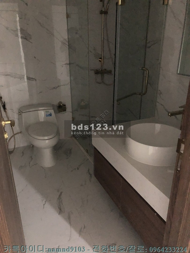 Cho thuê căn 4N nội thất cơ bản chung cư Sunshine Center tầng cao view thoáng, giá tốt